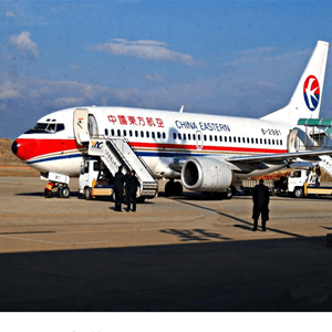 大连周水子航空运输航空快运业稳步发展的原因是什么？